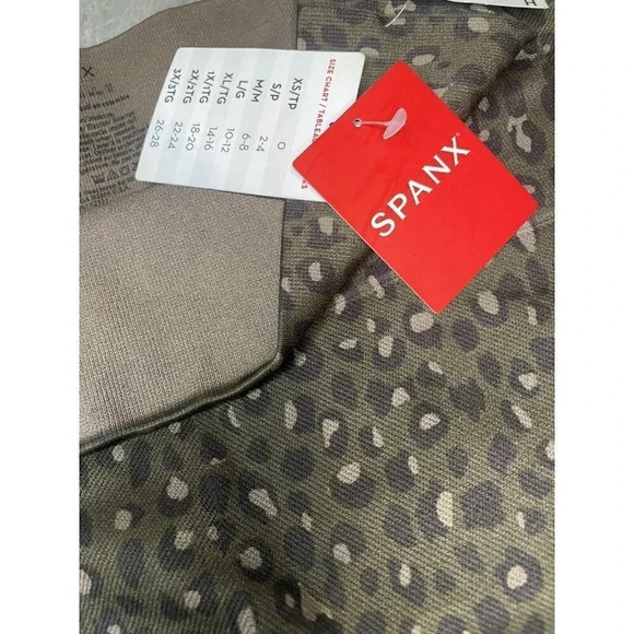 Spanx Look At Me Now Seamless Womens Leopard Olive Leggings Size Medium M - Picture 7 of 12